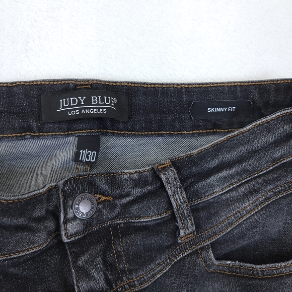 Judy Blue Skinny Faded Black Jeans Jb88287 Size 11/30 28x27
Waist 15”. - Picture 9 of 10
